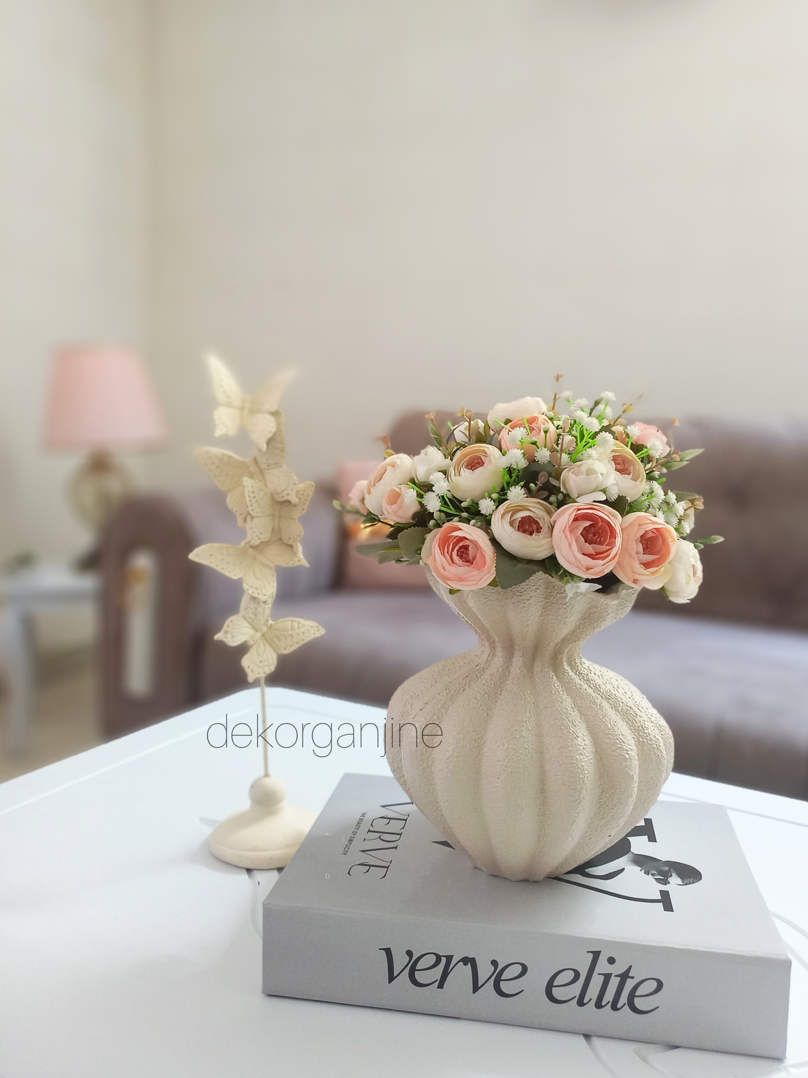 گلدان دکوراتیو مدل چروک لبه چیندار تکسچر